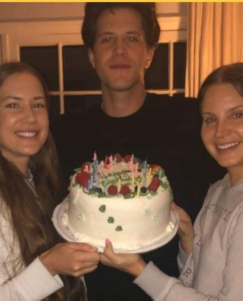 Charlie Hill Grant, with his sisters Lana Del Rey and Caroline